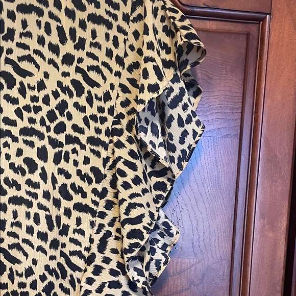Umgee Animal Print Ruffle Sleeve Romper Size Medium - Picture 9 of 10